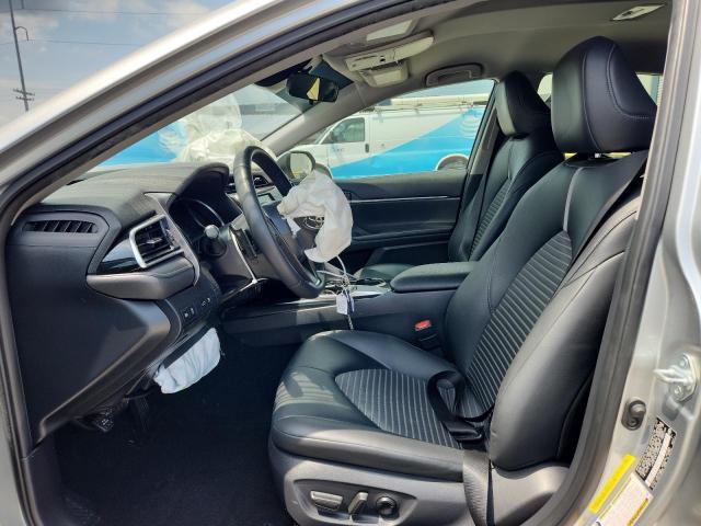 JTNB11HK1J3043310 - 2018 TOYOTA CAMRY L Silber Foto 7