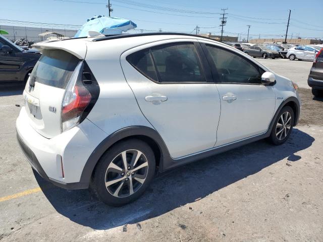 JTDKDTB3XJ1599703 - 2018 TOYOTA PRIUS C Biały zdjęcie 3