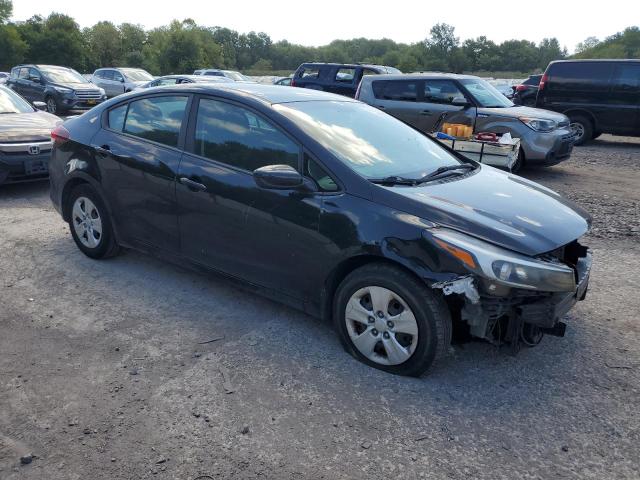 3KPFK4A71JE228069 - 2018 KIA FORTE LX შავი ფოტო 4