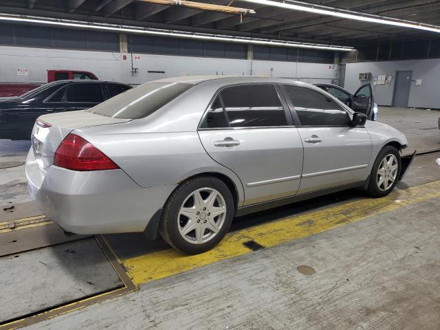 1HGCM56187A195091 - 2007 HONDA ACCORD VALUE SILVER photo 3