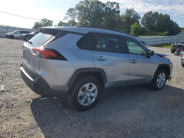 JTMF1RFV2KD006960 - 2019 TOYOTA RAV4 LE 银色 照片 3