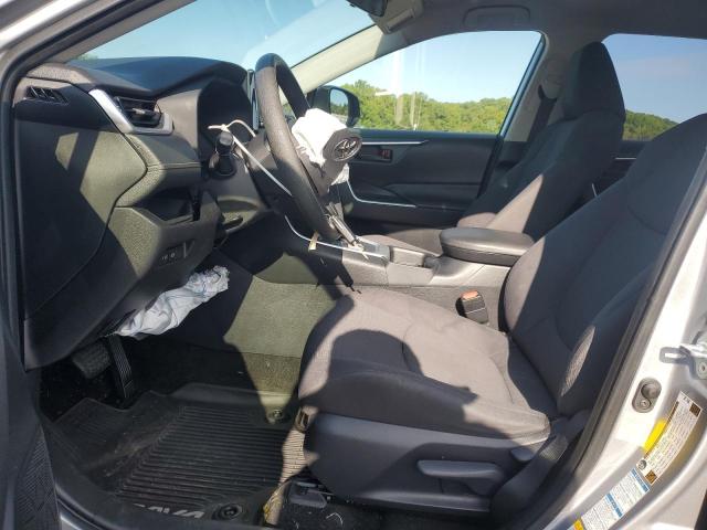 JTMF1RFV2KD006960 - 2019 TOYOTA RAV4 LE 银色 照片 7