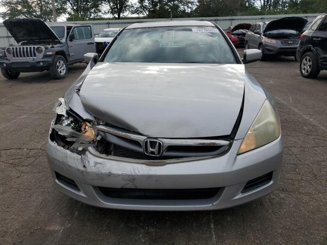 1HGCM66857A009946 - 2007 HONDA ACCORD EX SILVER photo 5