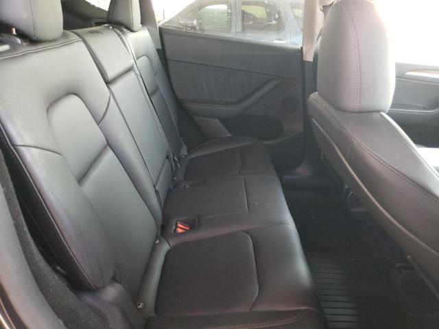 7SAYGDEF1RF104226 - 2024 TESLA MODEL Y GRAY photo 10