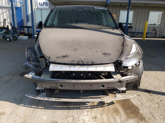 7SAYGDEF1RF104226 - 2024 TESLA MODEL Y GRAY photo 5