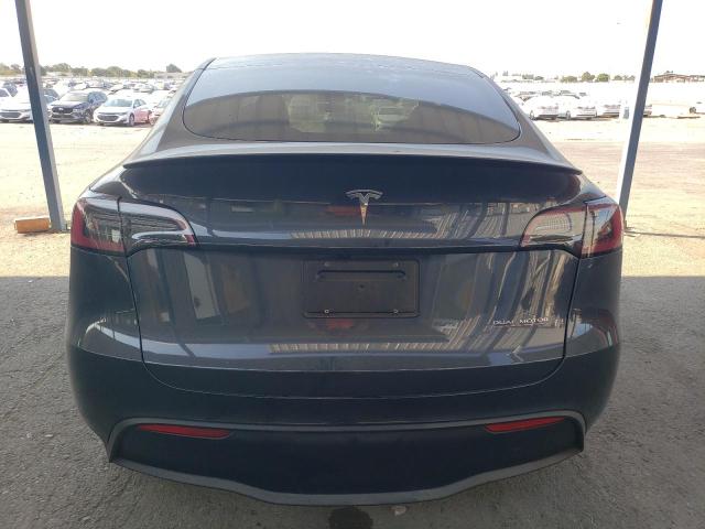 7SAYGDEF1RF104226 - 2024 TESLA MODEL Y GRAY photo 6
