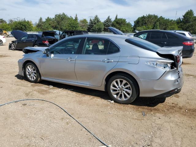 4T1C11AK9PU814808 - 2023 TOYOTA CAMRY LE SILVER photo 2