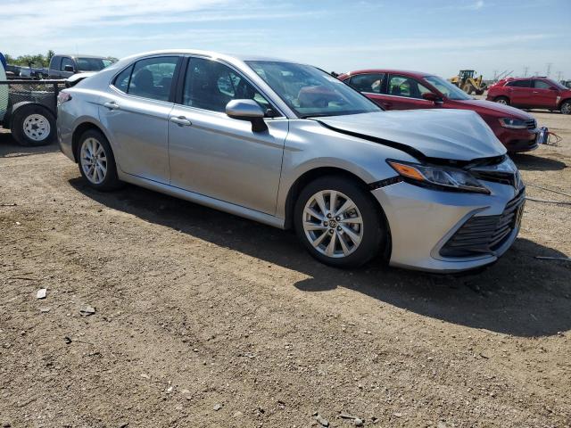 4T1C11AK9PU814808 - 2023 TOYOTA CAMRY LE SILVER photo 4