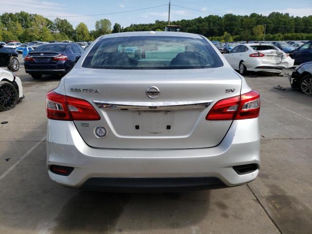 3N1AB7AP8JY242743 - 2018 NISSAN SENTRA S 银色 照片 6