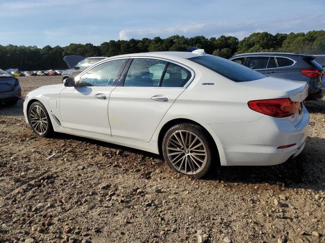 WBAJB1C59JB374685 - 2018 BMW 530XE WHITE photo 2