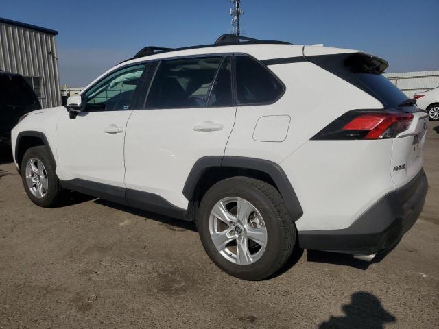 2T3W1RFV4MC152963 - 2021 TOYOTA RAV4 XLE WHITE photo 2