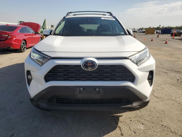 2T3W1RFV4MC152963 - 2021 TOYOTA RAV4 XLE WHITE photo 5