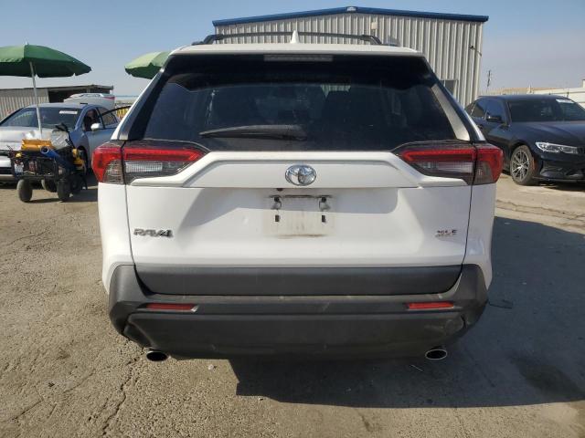 2T3W1RFV4MC152963 - 2021 TOYOTA RAV4 XLE WHITE photo 6