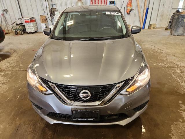 3N1AB7AP8JL627863 - 2018 NISSAN SENTRA S 灰色 照片 5