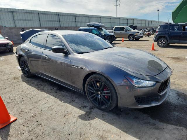 ZAM57YSAXK1334096 - 2019 MASERATI GHIBLI S Сірий фото 4