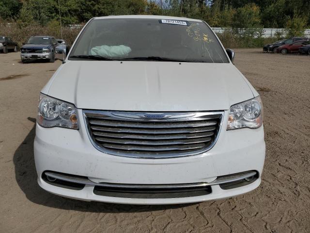 2C4RC1CG9GR190944 - 2016 CHRYSLER TOWN & COU TOURING L WHITE photo 5