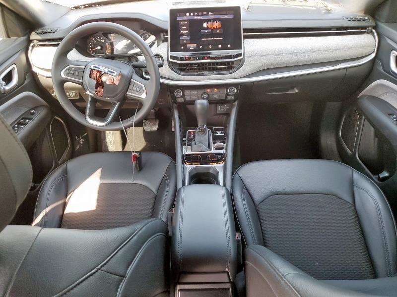 3C4NJDBN7RT127556 - 2024 JEEP COMPASS LATITUDE Schwarz Foto 8