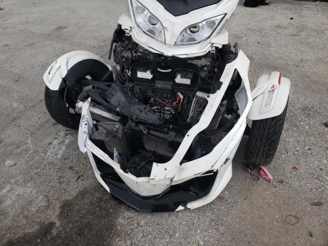 2BXNBDD25HV004640 - 2017 CAN-AM SPYDER ROA RT WHITE photo 9