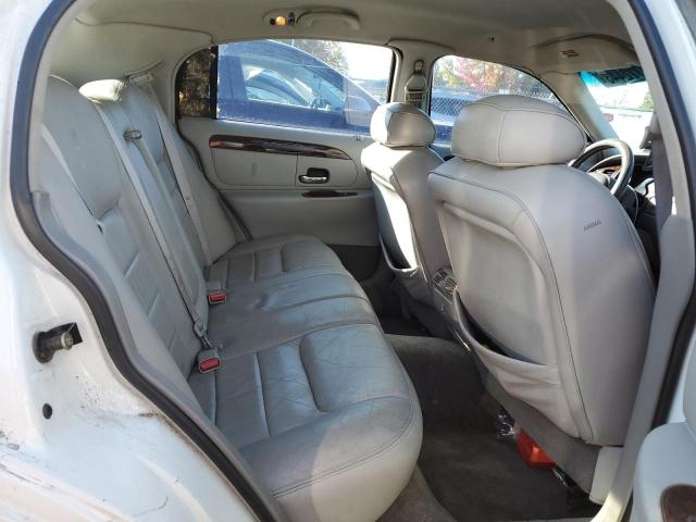 1LNHM81W1XY654778 - 1999 LINCOLN TOWN CAR EXECUTIVE WHITE photo 10