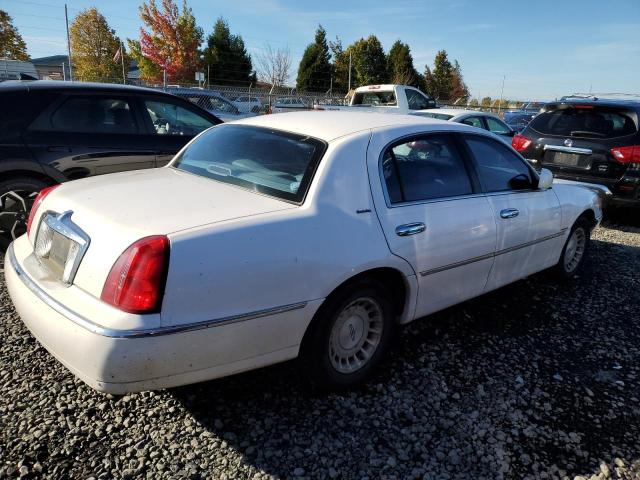 1LNHM81W1XY654778 - 1999 LINCOLN TOWN CAR EXECUTIVE WHITE photo 3