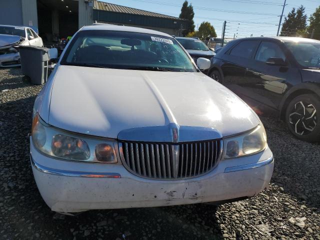 1LNHM81W1XY654778 - 1999 LINCOLN TOWN CAR EXECUTIVE WHITE photo 5