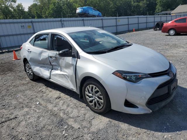 2T1BURHE6JC078341 - 2018 TOYOTA COROLLA L SILVER photo 4