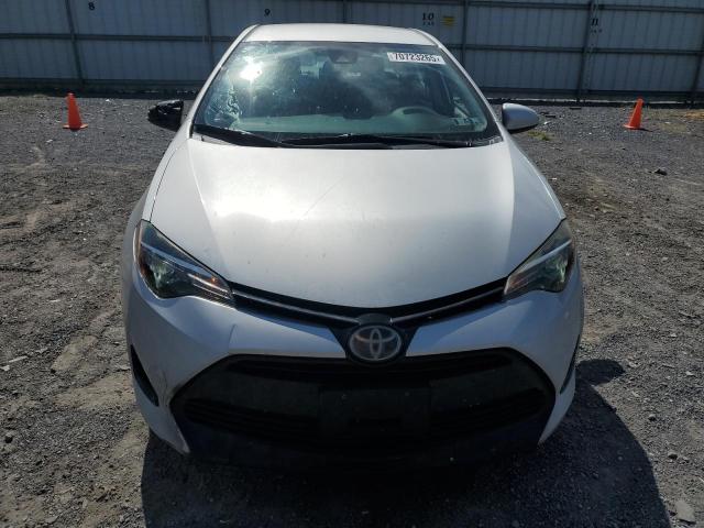 2T1BURHE6JC078341 - 2018 TOYOTA COROLLA L SILVER photo 5