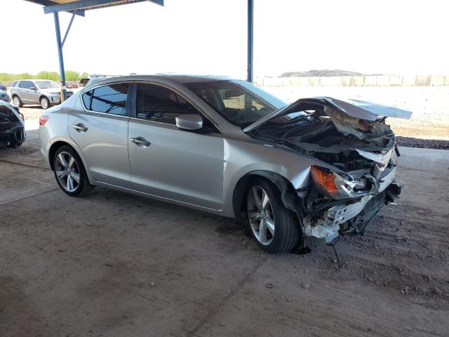 19VDE1F74DE004992 - 2013 ACURA ILX 20 TECH SILVER photo 4