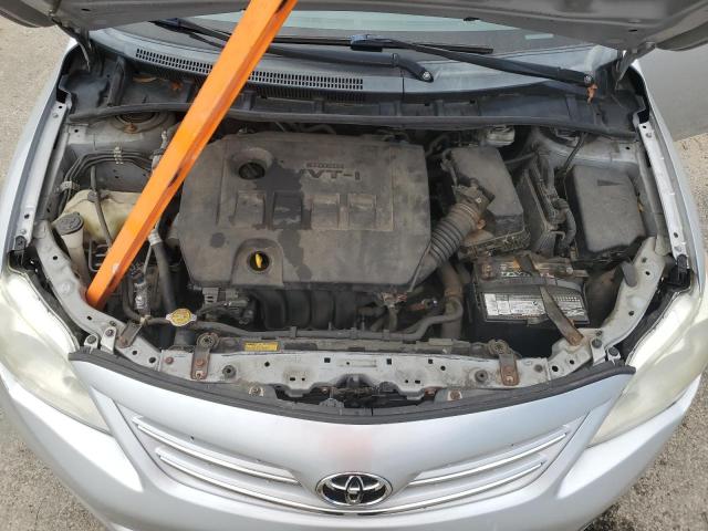 2T1BU4EE5DC977185 - 2013 TOYOTA COROLLA BASE ნაცრისფერი ფოტო 11