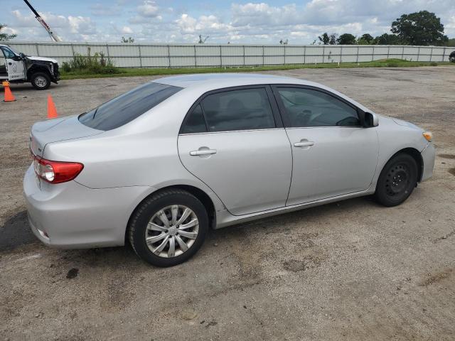 2T1BU4EE5DC977185 - 2013 TOYOTA COROLLA BASE ნაცრისფერი ფოტო 3