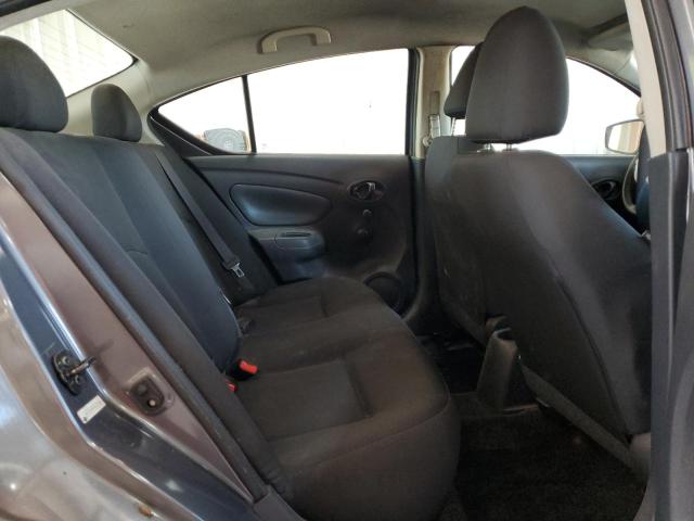 3N1CN7AP7KL872767 - 2019 NISSAN VERSA S 灰色 照片 10