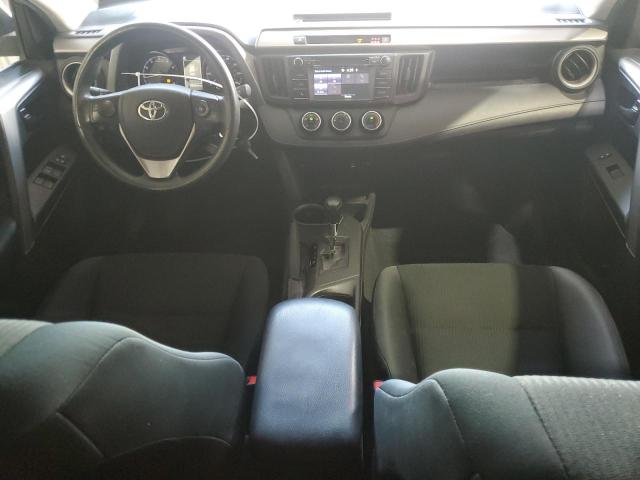 2T3BFREV1HW568524 - 2017 TOYOTA RAV4 LE 银色 照片 8