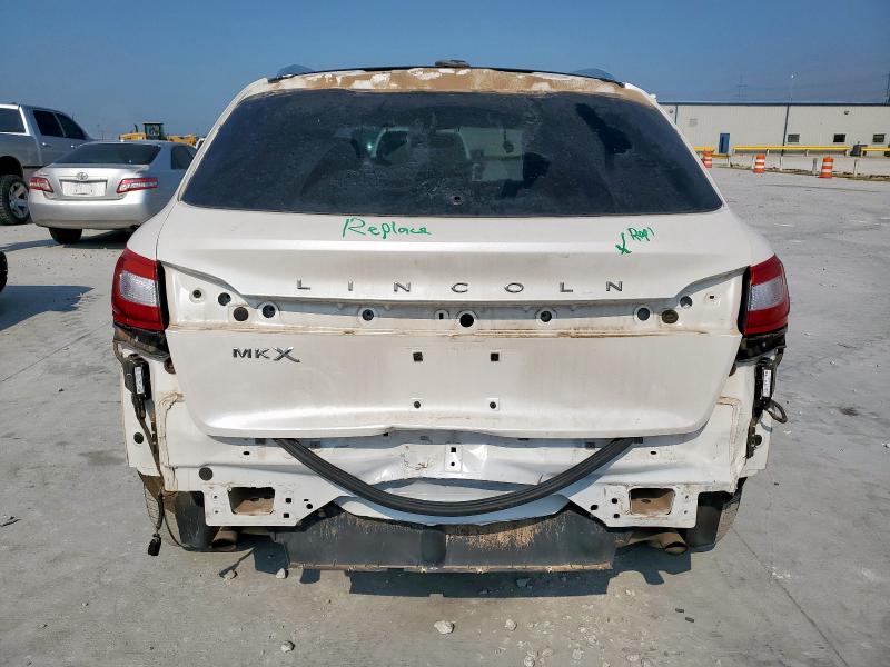 2LMTJ6LR2GBL44736 - 2016 LINCOLN MKX RESERVE WHITE photo 6