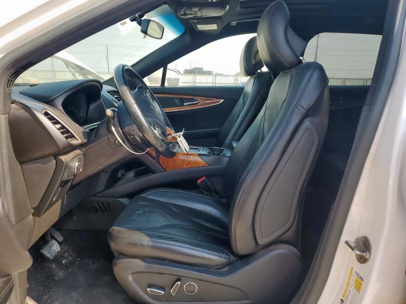 2LMTJ6LR2GBL44736 - 2016 LINCOLN MKX RESERVE WHITE photo 7