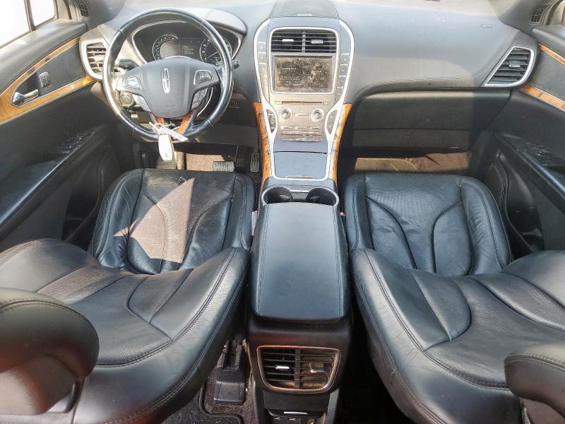 2LMTJ6LR2GBL44736 - 2016 LINCOLN MKX RESERVE WHITE photo 8