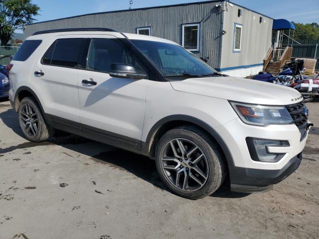 1FM5K8GT1HGA45543 - 2017 FORD EXPLORER SPORT WHITE photo 4