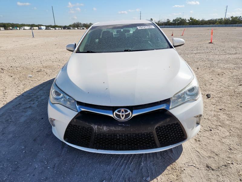 4T1BF1FK1GU184224 - 2016 TOYOTA CAMRY LE WHITE photo 5