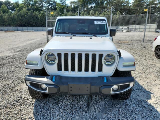 1C4JJXP65NW276425 - 2022 JEEP WRANGLER U SAHARA 4XE WHITE photo 5
