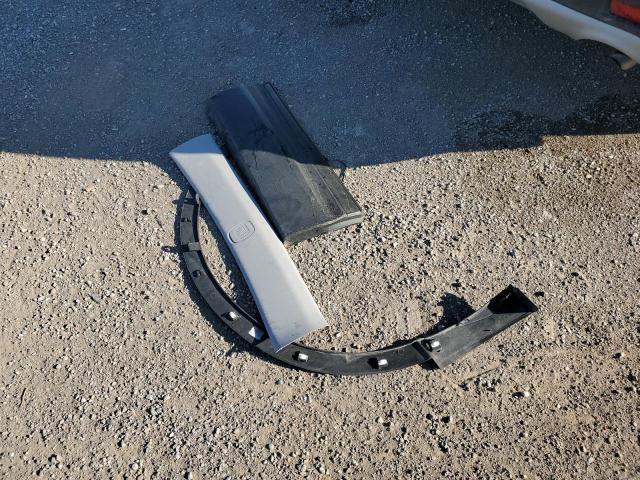 2HKRW2H20JH105682 - 2018 HONDA CR-V LX WHITE photo 13