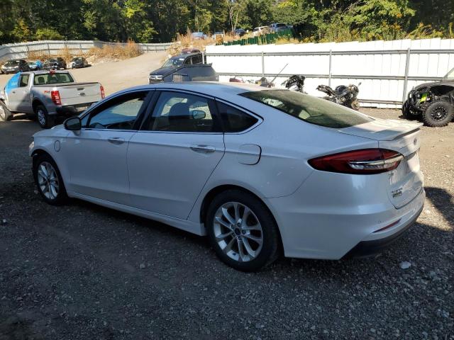 3FA6P0SU0KR227851 - 2019 FORD FUSION TITANIUM Weiß Foto 2