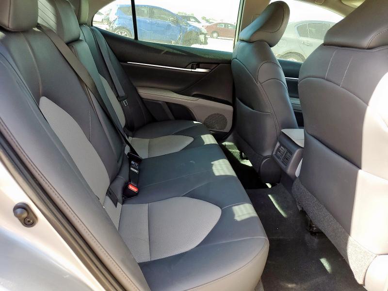 4T1F11AK9LU391560 - 2020 TOYOTA CAMRY XLE SILVER photo 10