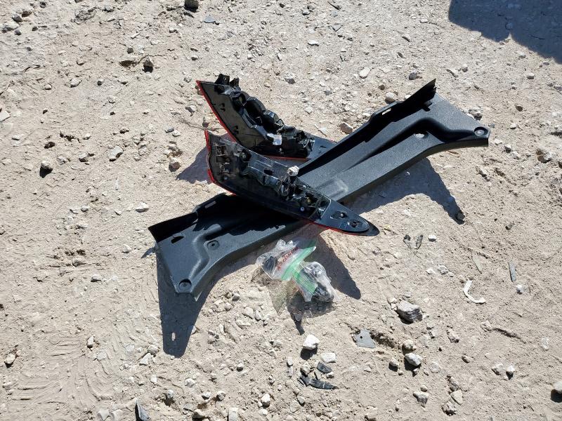 4T1F11AK9LU391560 - 2020 TOYOTA CAMRY XLE SILVER photo 12