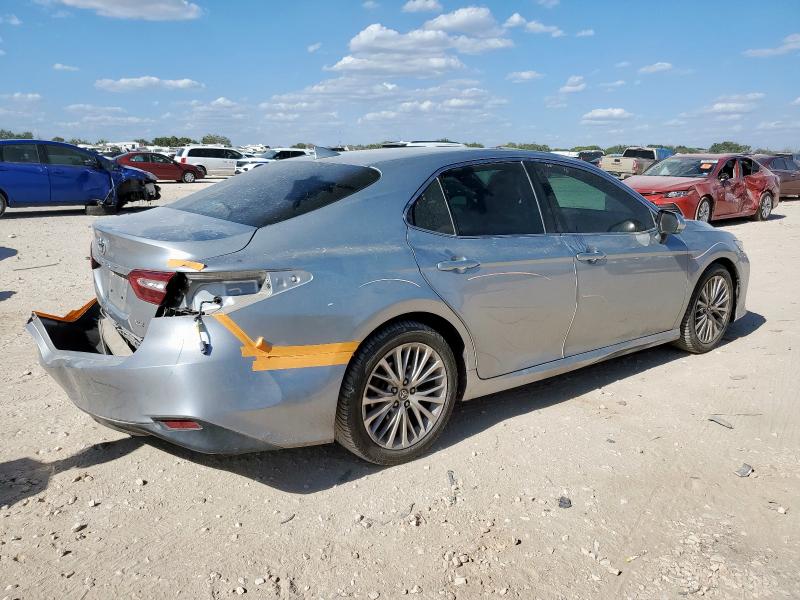 4T1F11AK9LU391560 - 2020 TOYOTA CAMRY XLE SILVER photo 3