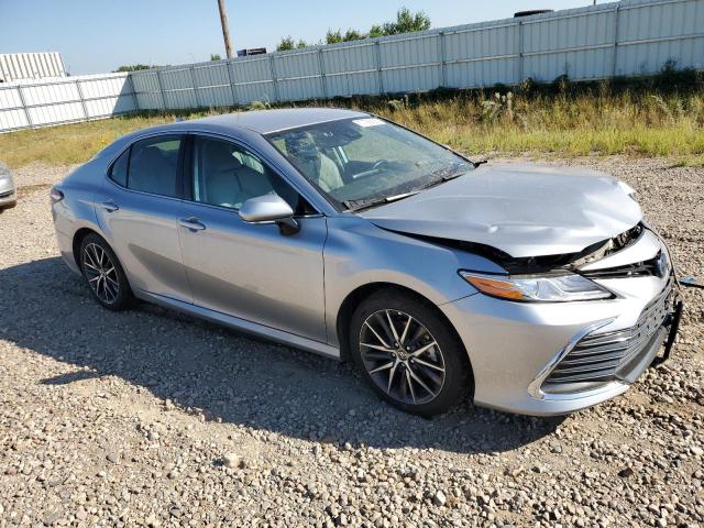 4T1F31AK1NU597470 - 2022 TOYOTA CAMRY XLE Күміс фото 4