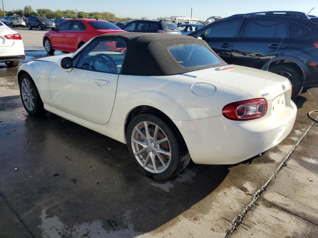 JM1NC25F190202266 - 2009 MAZDA MX-5 MIATA WHITE photo 2