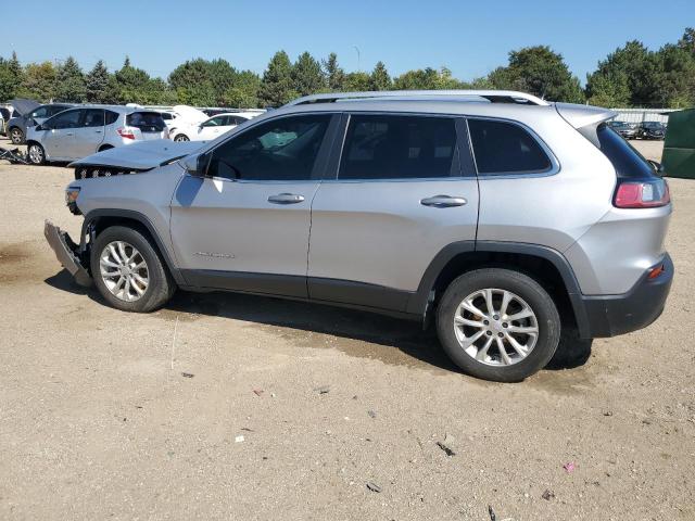 1C4PJLCB3KD444320 - 2019 JEEP CHEROKEE LATITUDE 银色 照片 2