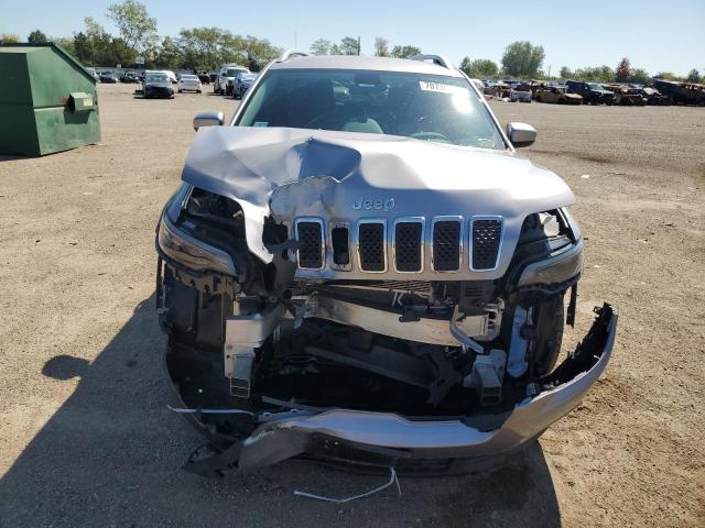 1C4PJLCB3KD444320 - 2019 JEEP CHEROKEE LATITUDE 银色 照片 5