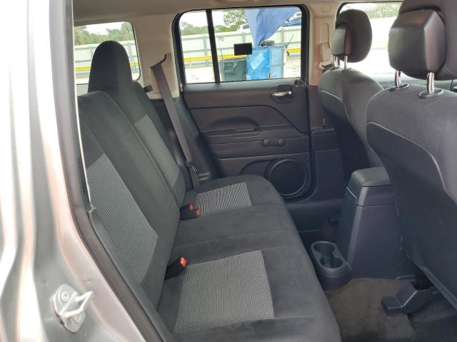 1C4NJPBA7GD711800 - 2016 JEEP PATRIOT SPORT GRAY photo 11