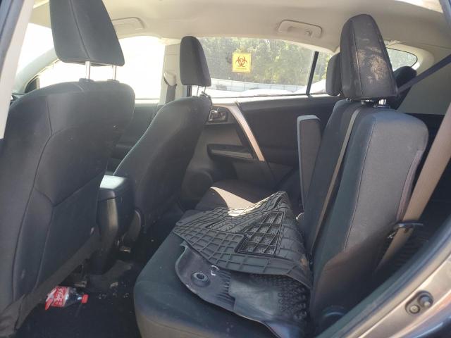 JTMZFREV8JJ753236 - 2018 TOYOTA RAV4 LE GRAY photo 11