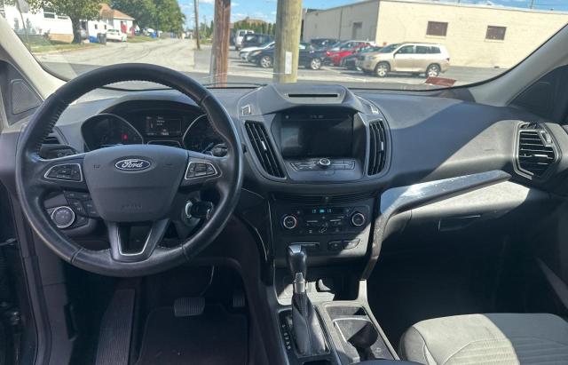 1FMCU9GD8JUB65749 - 2018 FORD ESCAPE SE Сұр фото 9